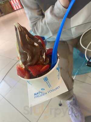 Yogoo! Natural Frozen Yogurt