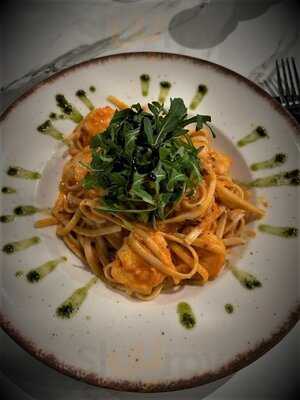 Sherefe Bistro & Cocktail Bar