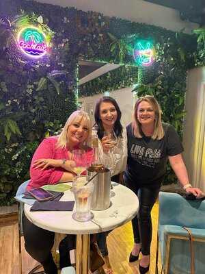 Sherefe Bistro & Cocktail Bar