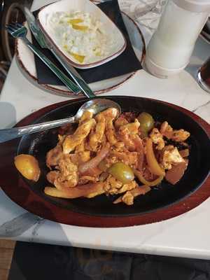 Sherefe Bistro & Cocktail Bar