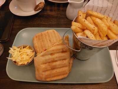 Mister's Cafe & Bistro