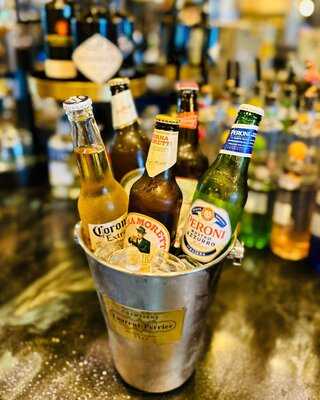 Oasis Lounge By Melaya