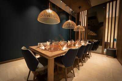 Custom House Bar & Restaurant