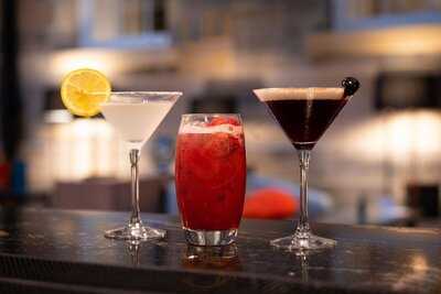 Custom House Bar & Restaurant