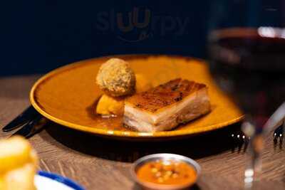 Custom House Bar & Restaurant