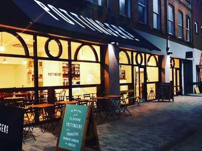 Pottingers Cafe