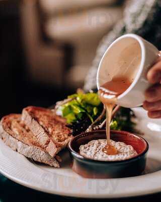 Rails Restaurant & Little Bar