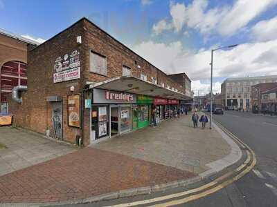 Freddy's Chicken & Pizza