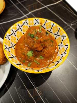 Mado Tapas And Cocktails Bar