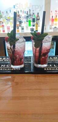 The Street Bar & Restaurant