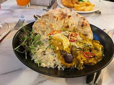 The Street Bar & Restaurant