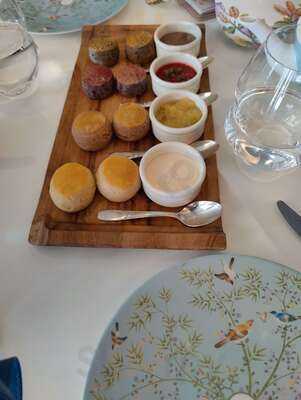 Afternoon Tea At The Carlton Tower Jumeirah