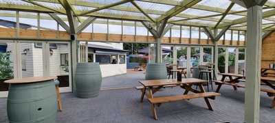 Hugos Bar & Pavilion