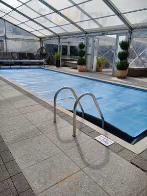 St Anne's House Dip And Dine