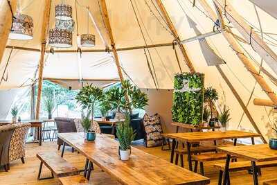 Maxi's Tipi Lounge