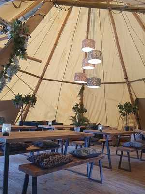 Maxi's Tipi Lounge