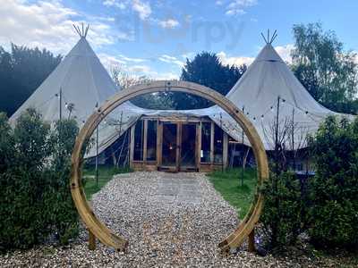 Maxi's Tipi Lounge