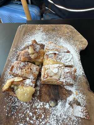 Yapix Coffee And Wine House