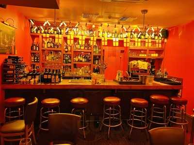 Mimo's Lounge, Bar & Grill