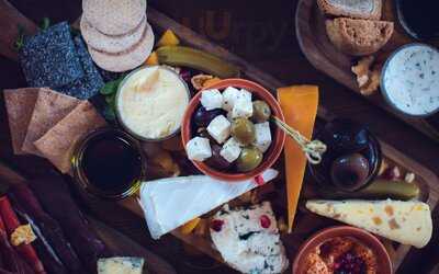 Runner Duck Wine Room