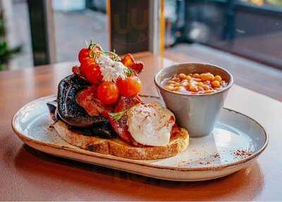 Islas Restaurant & Bar