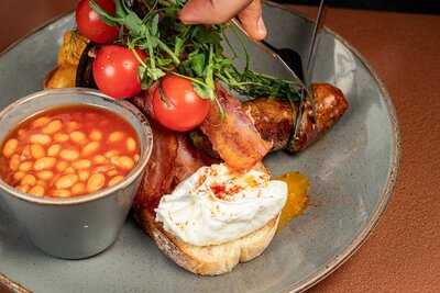 Islas Restaurant & Bar