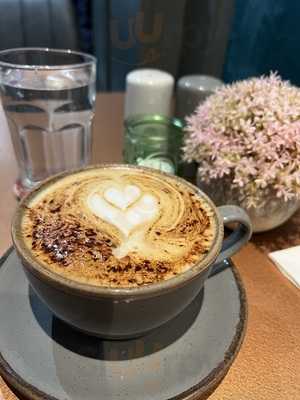 Islas Restaurant & Bar