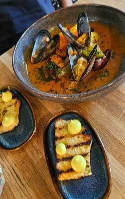 Junk Bar & Restaurant