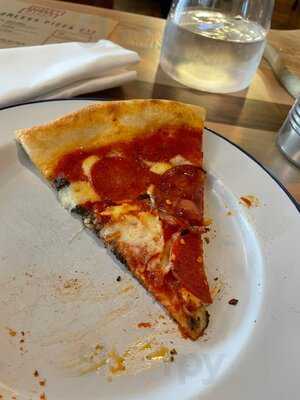 Gordon Ramsay Street Pizza