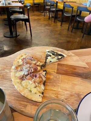 Gordon Ramsay Street Pizza