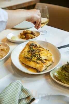 Swains Wine Bar And Store