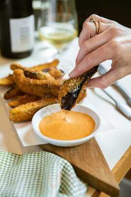 Swains Wine Bar And Store