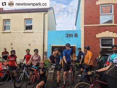 3ft6 Hot Drinks House