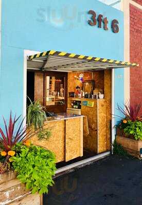 3ft6 Hot Drinks House