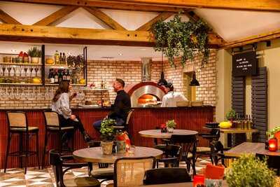 La Collina Pizzeria Restaurant