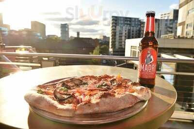 Sixes Social Cricket