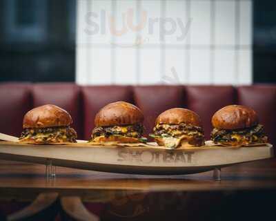 Sixes Social Cricket