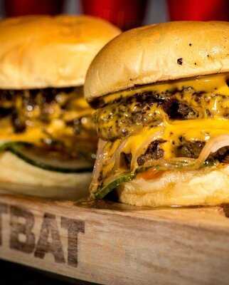 Sixes Social Cricket