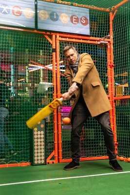 Sixes Social Cricket