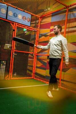 Sixes Social Cricket