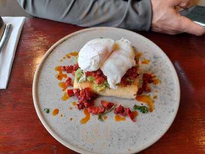 Lolis Mediterranean Restaurant