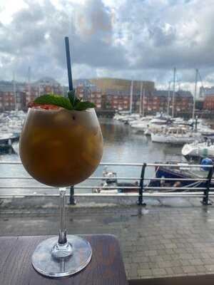 Lolis Mediterranean Restaurant