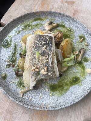 The Black Winebar & Cafe