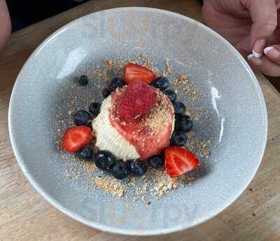 The Black Winebar & Cafe