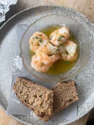 The Black Winebar & Cafe