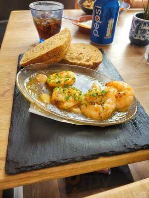 The Black Winebar & Cafe