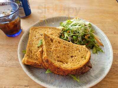 The Black Winebar & Cafe