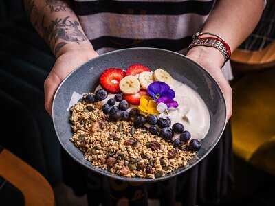 Laz Cafe At Claygate