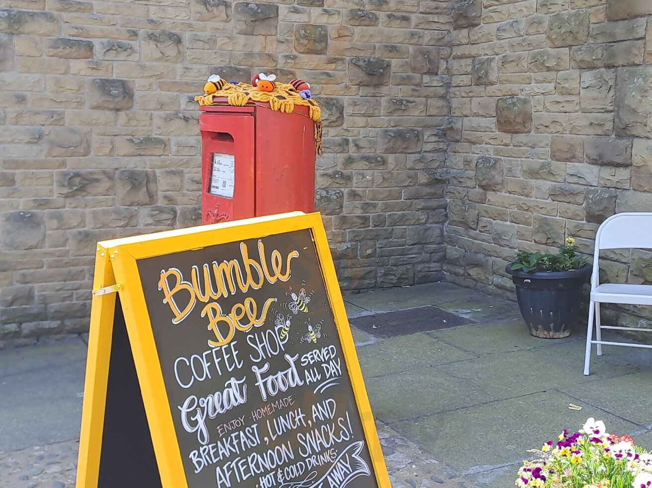 Bumble Bee Coffee Shop