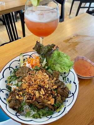 Tru Restaurant & Bar